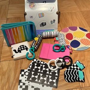 Lovevery The Looker Play Kit Weeks 0-12